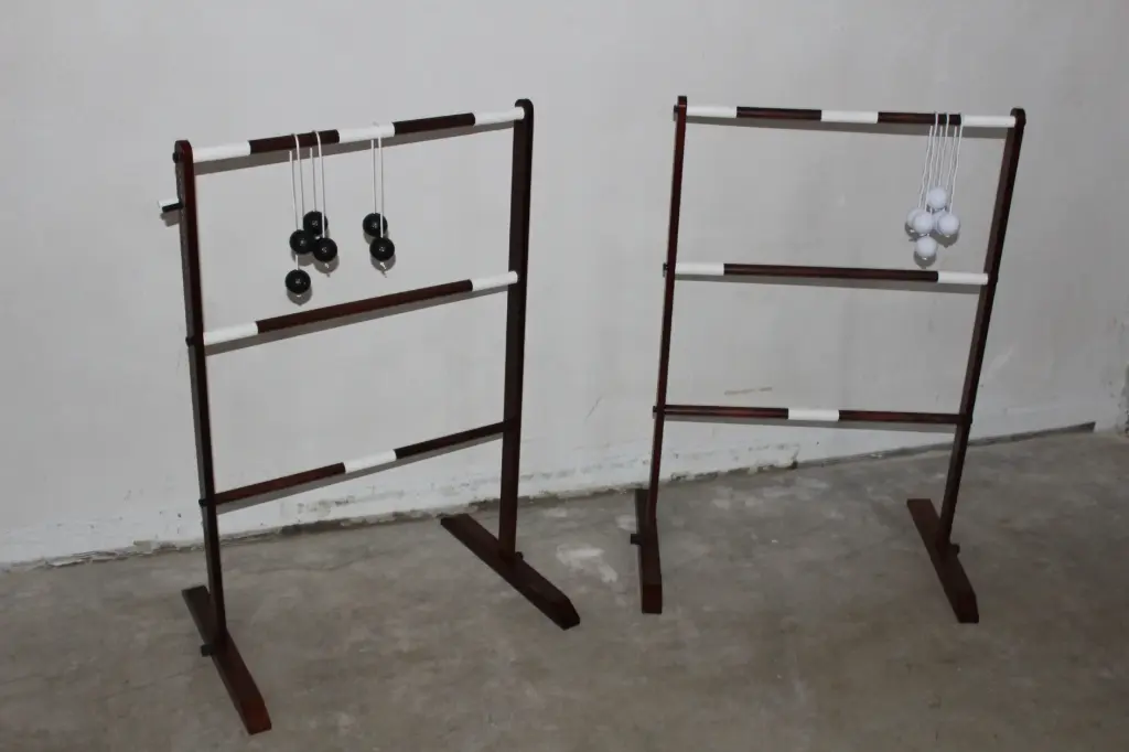 Ladder Toss