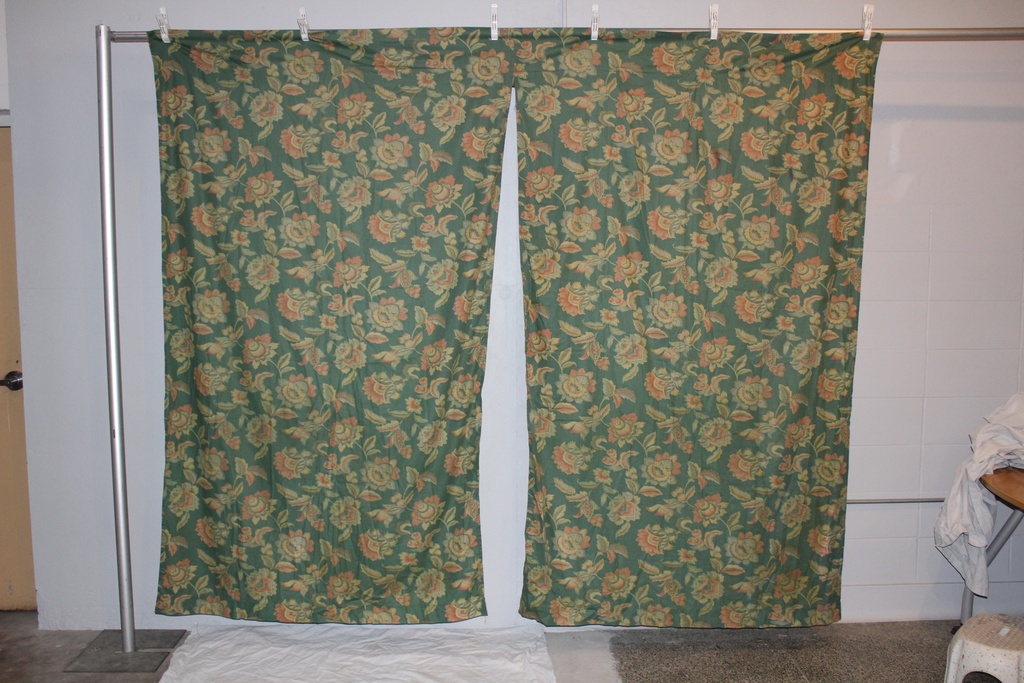 Split Curtain