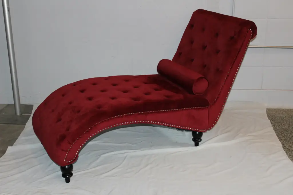 Chaise Lounge