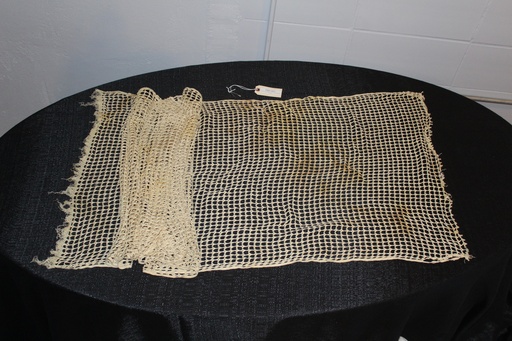[PBT-001] Table Runner