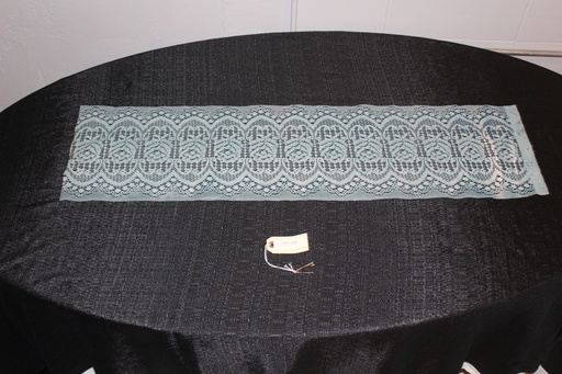 [PBT-009] Table Runner