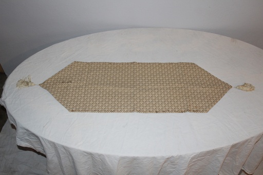 [PBT-048] Table Runner