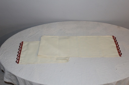 [PBT-049] Table Runner