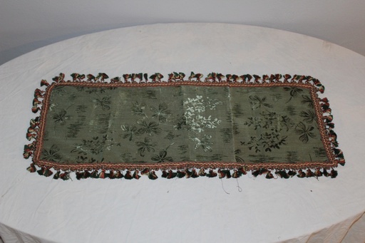 [PBT-052] Table Runner