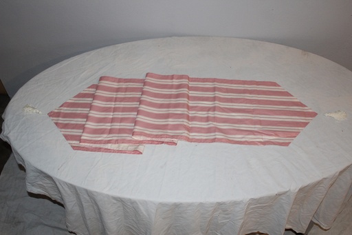 [PBT-054] Table Runner