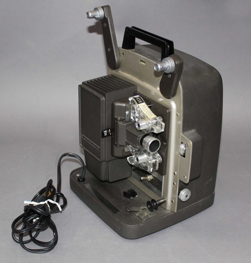 [PET-002] Reel Projector