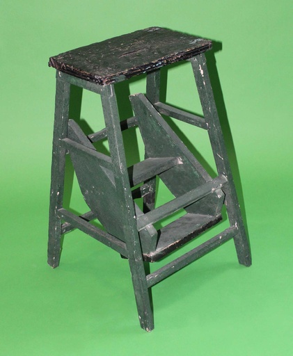 [PFS-002] Step Stool
