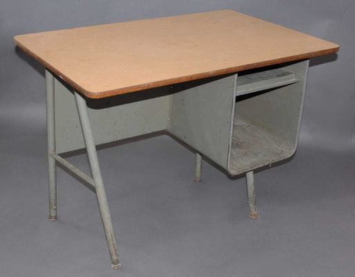 [PFT-045] School Desk