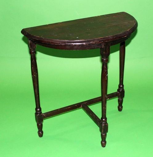 [PFT-086] Semi-Circle Table
