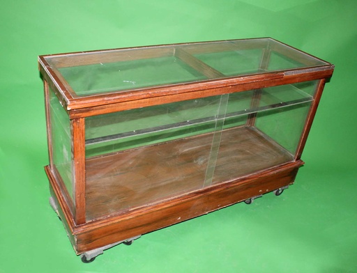 [PFV-002] Display Case