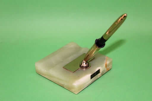 [PMO-009] Pen & Stand