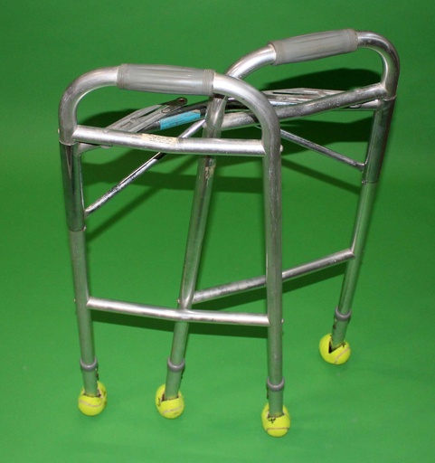 [PPC-002] Folding Walker