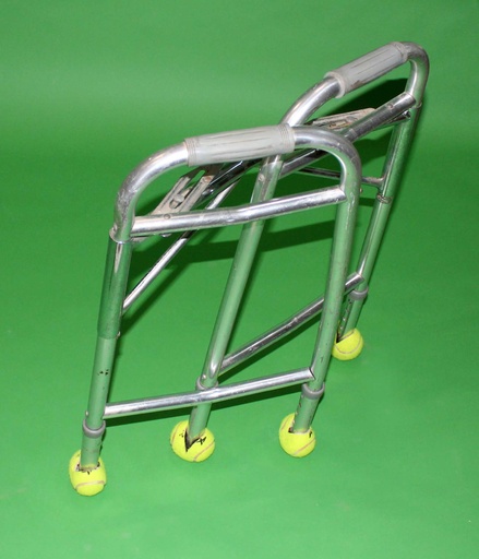 [PPC-003] Folding Walker