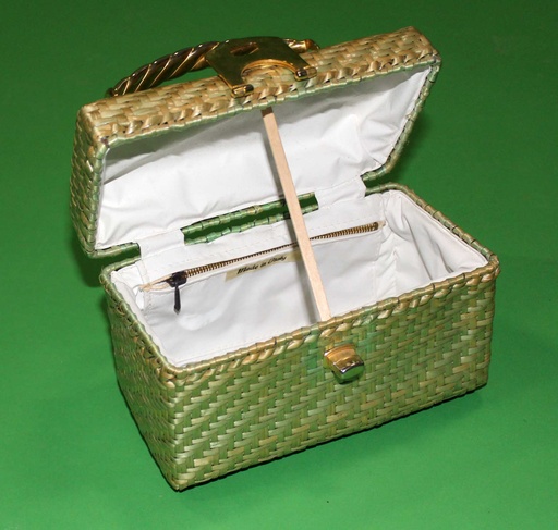 [PPH-061] Purse