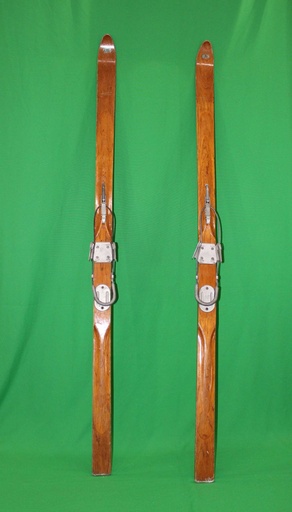 [PTS-072] Skis