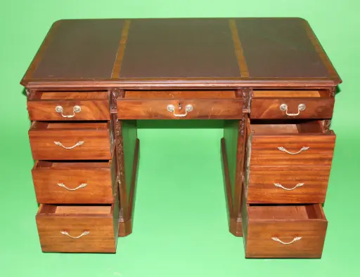 [PFD-027] Executive Desk