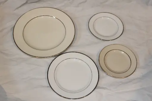 [PKE-063] Gold Trim Plates