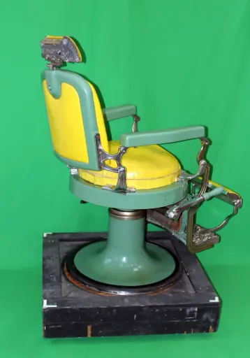 [PMM-043] Vintage Dentist Chair