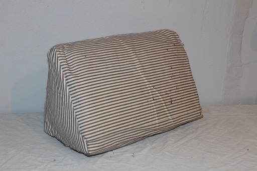 [PBP-077] Triangle Bolster