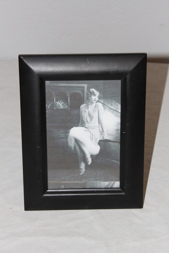 [PDP-052] Framed Flapper Portrait