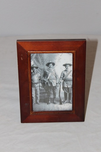 [PDP-057] Framed Group Portrait