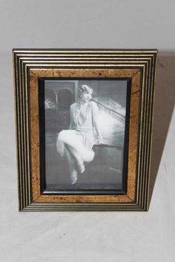 [PDP-081] Framed Flapper Portrait