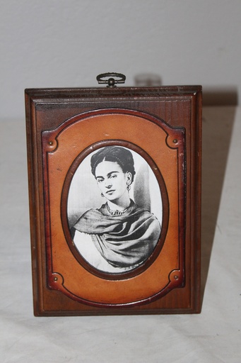 [PDP-082] Framed Portrait